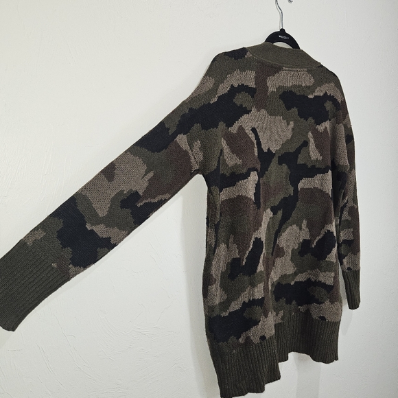 Camo Cardigan Oversized Women's Size Small Green Black Sweater Alison Andrews - Picture 7 of 12